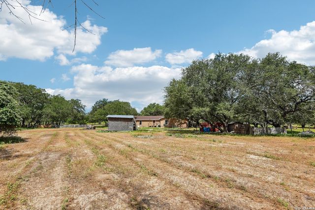 1281 County Road 6723, Natalia, TX 78059