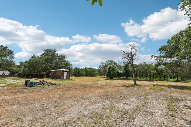 1281 County Road 6723, Natalia, TX 78059