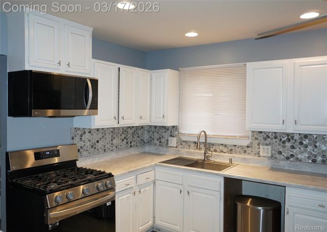 19552 Garfield, Redford Charter Township, MI 48240