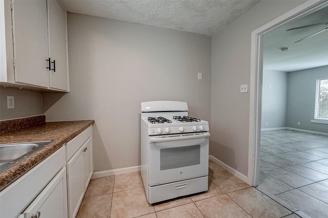 7621 Sundown Drive, Houston, TX 77028