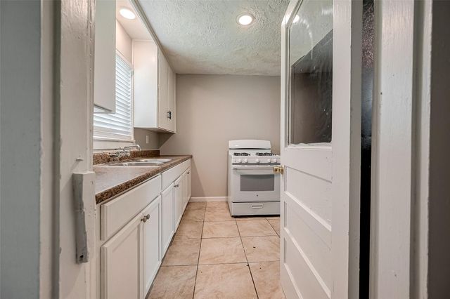7621 Sundown Drive, Houston, TX 77028
