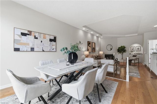 401 College Pl Apt 13, Norfolk, VA 23510