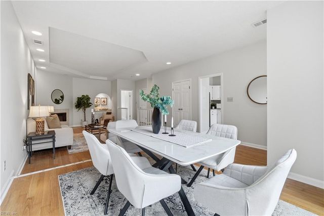 401 College Pl Apt 13, Norfolk, VA 23510