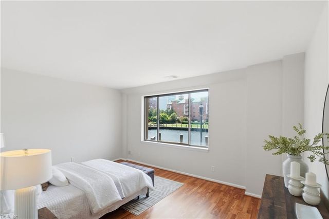 401 College Pl Apt 13, Norfolk, VA 23510