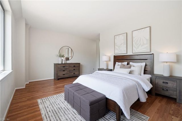 401 College Pl Apt 13, Norfolk, VA 23510