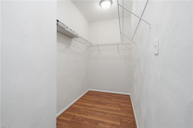 401 College Pl Apt 13, Norfolk, VA 23510