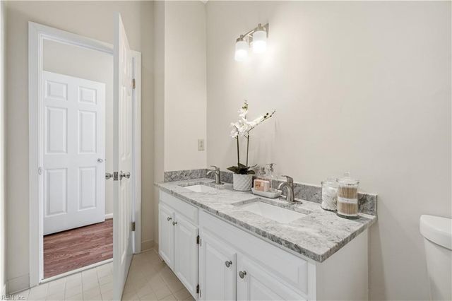 401 College Pl Apt 13, Norfolk, VA 23510