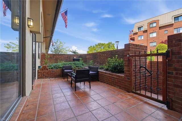 401 College Pl Apt 13, Norfolk, VA 23510