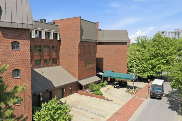 401 College Pl Apt 13, Norfolk, VA 23510