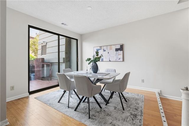 401 College Pl Apt 13, Norfolk, VA 23510