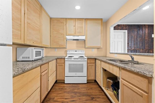 48 Crestview Court, Powder Springs, GA 30127