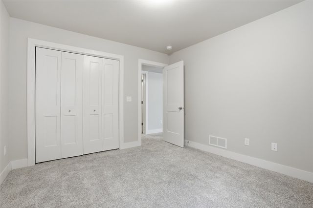 1127 Mary Lane, North Liberty, IA 52317