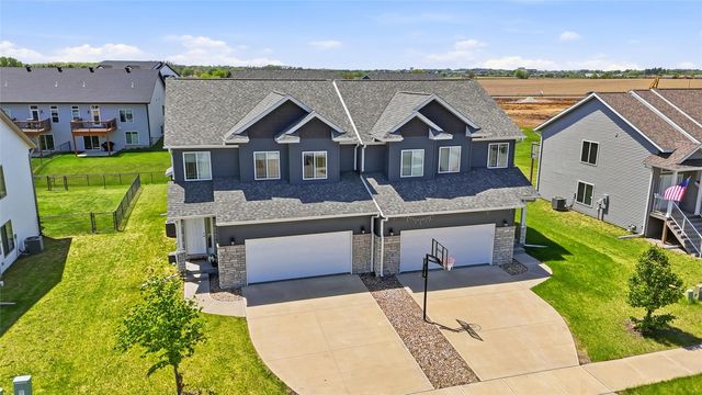 1127 Mary Lane, North Liberty, IA 52317