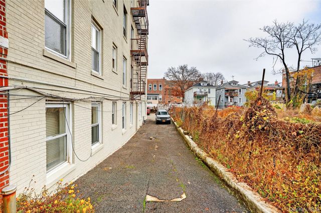 759 E 221st Street, Bronx, NY 10467