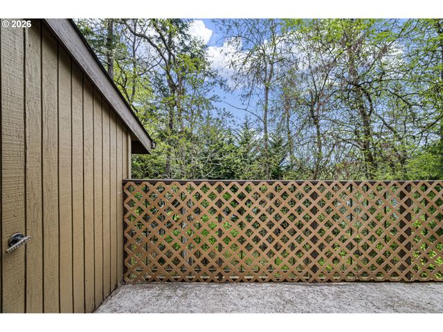 312 HUNINGTON Ave, Eugene, OR 97405