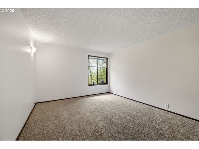 312 HUNINGTON Ave, Eugene, OR 97405