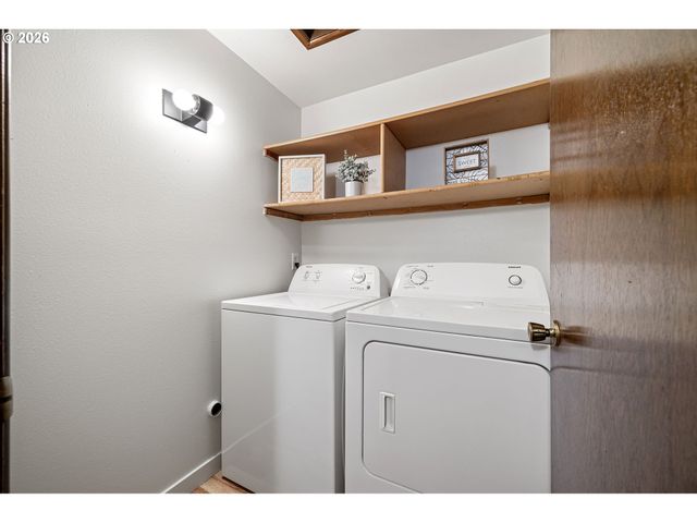 312 HUNINGTON Ave, Eugene, OR 97405