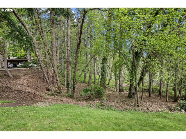 312 HUNINGTON Ave, Eugene, OR 97405