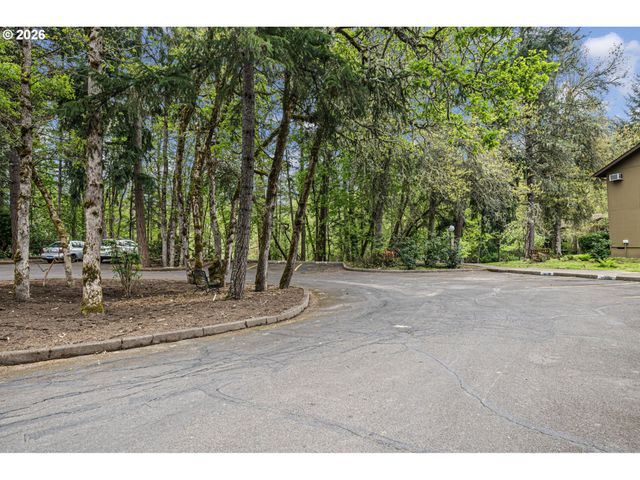 312 HUNINGTON Ave, Eugene, OR 97405