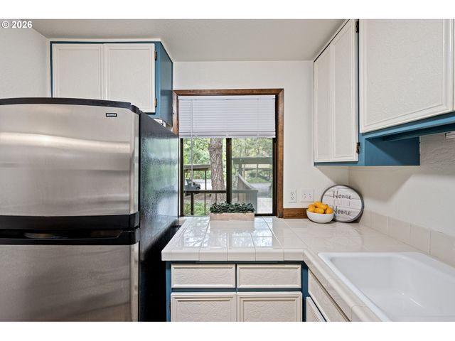 312 HUNINGTON Ave, Eugene, OR 97405