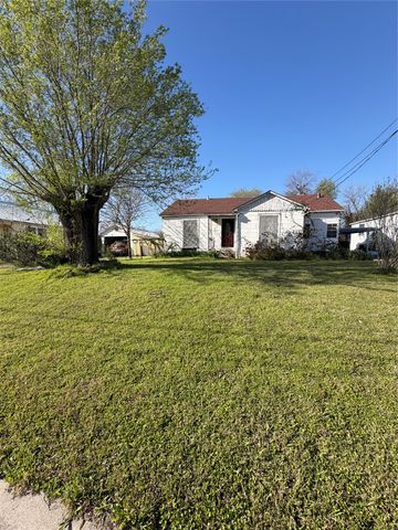 2820 Vinnie Street, Greenville, TX 75401