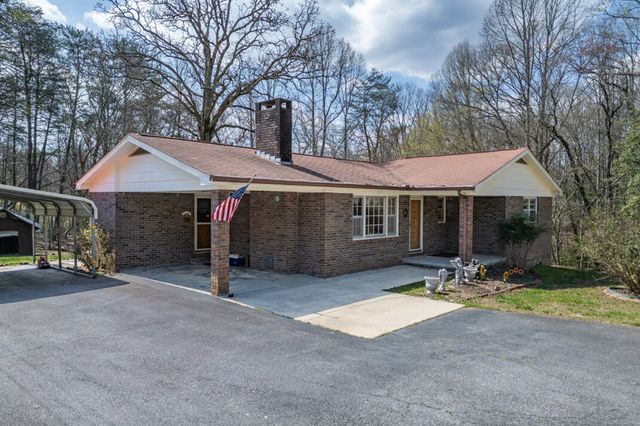 1266 Ford Road, Warne, NC 28909