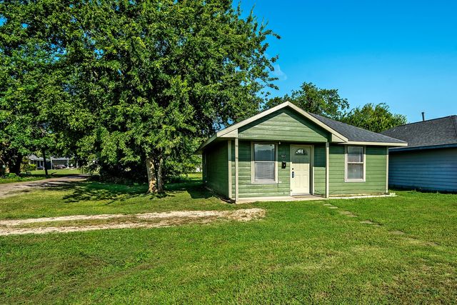 501 15th Street, Honey Grove, TX 75446