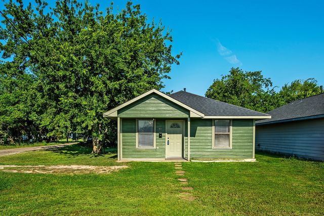 501 15th Street, Honey Grove, TX 75446