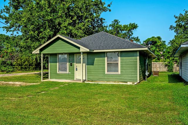 501 15th Street, Honey Grove, TX 75446