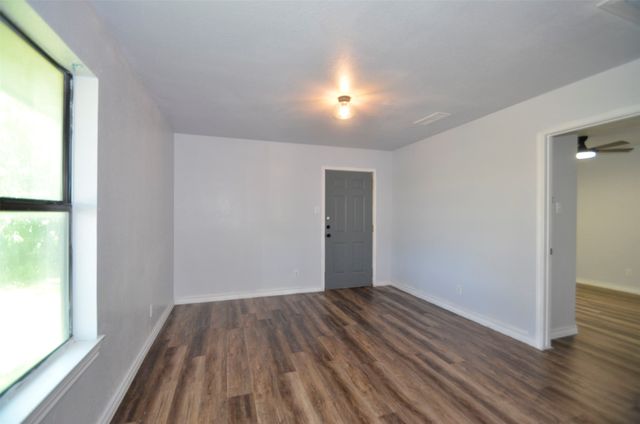 501 15th Street, Honey Grove, TX 75446