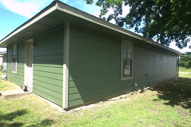 501 15th Street, Honey Grove, TX 75446