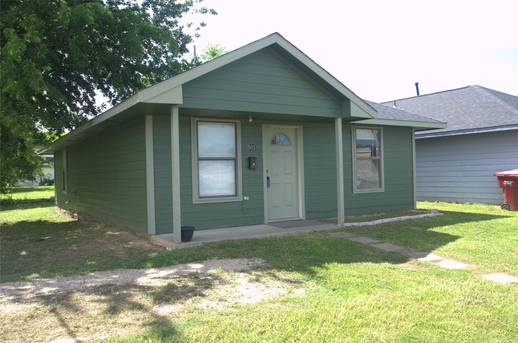 501 15th Street, Honey Grove, TX 75446