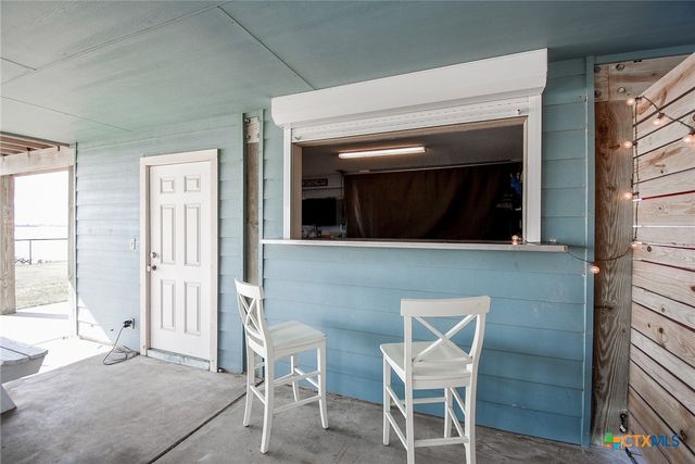 1504 W Bayshore Drive, Palacios, TX 77465