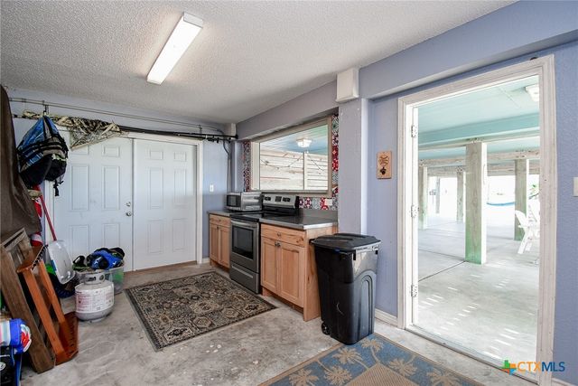 1504 W Bayshore Drive, Palacios, TX 77465