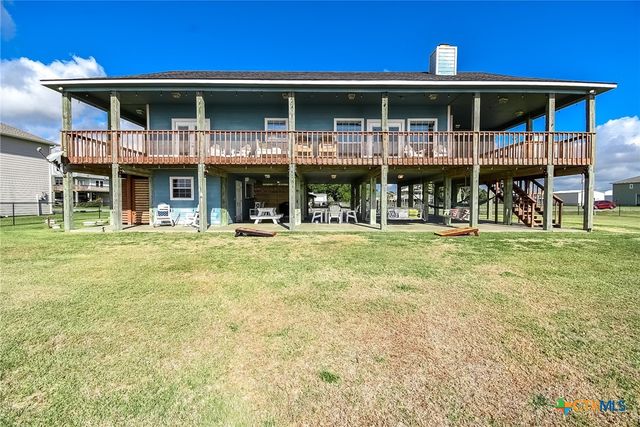 1504 W Bayshore Drive, Palacios, TX 77465