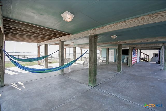 1504 W Bayshore Drive, Palacios, TX 77465