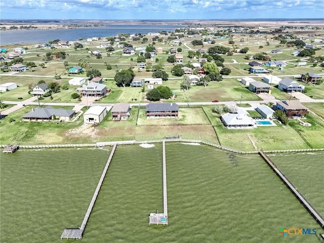 1504 W Bayshore Drive, Palacios, TX 77465