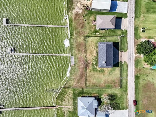 1504 W Bayshore Drive, Palacios, TX 77465