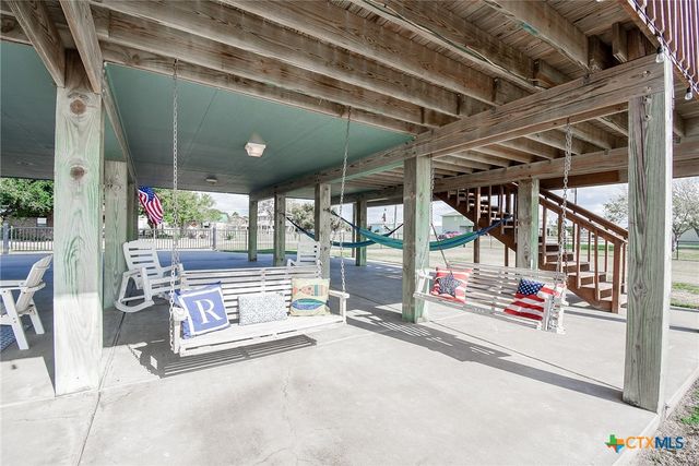 1504 W Bayshore Drive, Palacios, TX 77465