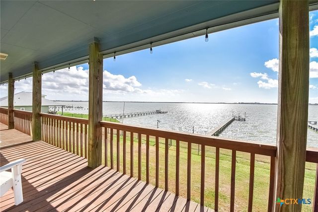1504 W Bayshore Drive, Palacios, TX 77465