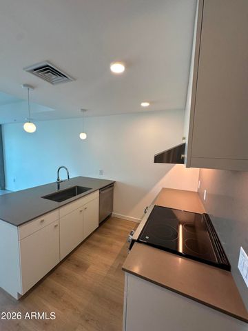 777 N CENTRAL Avenue 2, Phoenix, AZ 85004