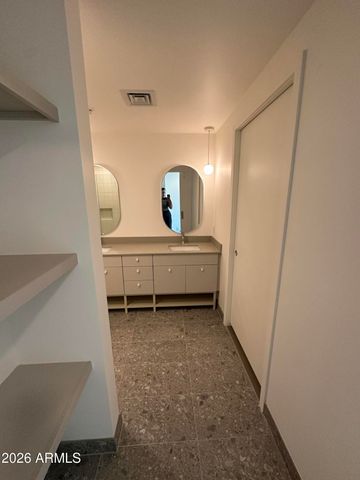 777 N CENTRAL Avenue 2, Phoenix, AZ 85004