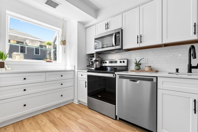 12 Pickett St H, Beverly, MA 01915