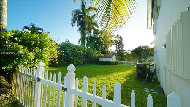 9220 SW 103rd Ave, Miami, FL 33176