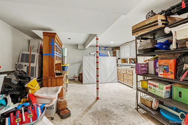 30212 Beechwood Street, Garden City, MI 48135