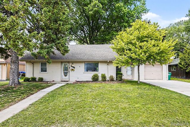 30212 Beechwood Street, Garden City, MI 48135