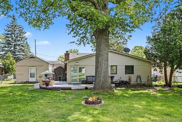 30212 Beechwood Street, Garden City, MI 48135