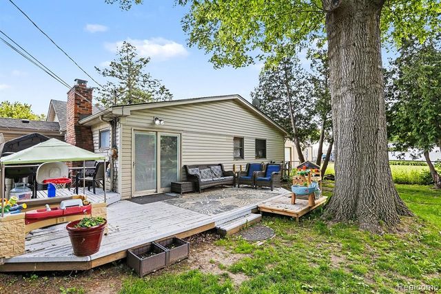 30212 Beechwood Street, Garden City, MI 48135