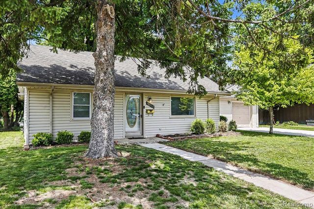 30212 Beechwood Street, Garden City, MI 48135