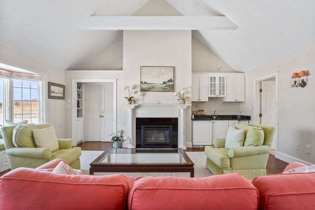 23 Beetle Swamp, Edgartown, MA 02539